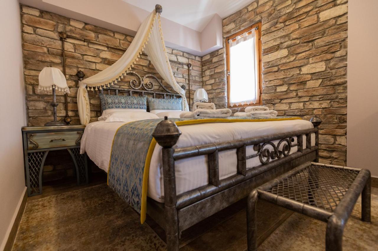 Maria'S Boutique Rooms Corinth Room photo
