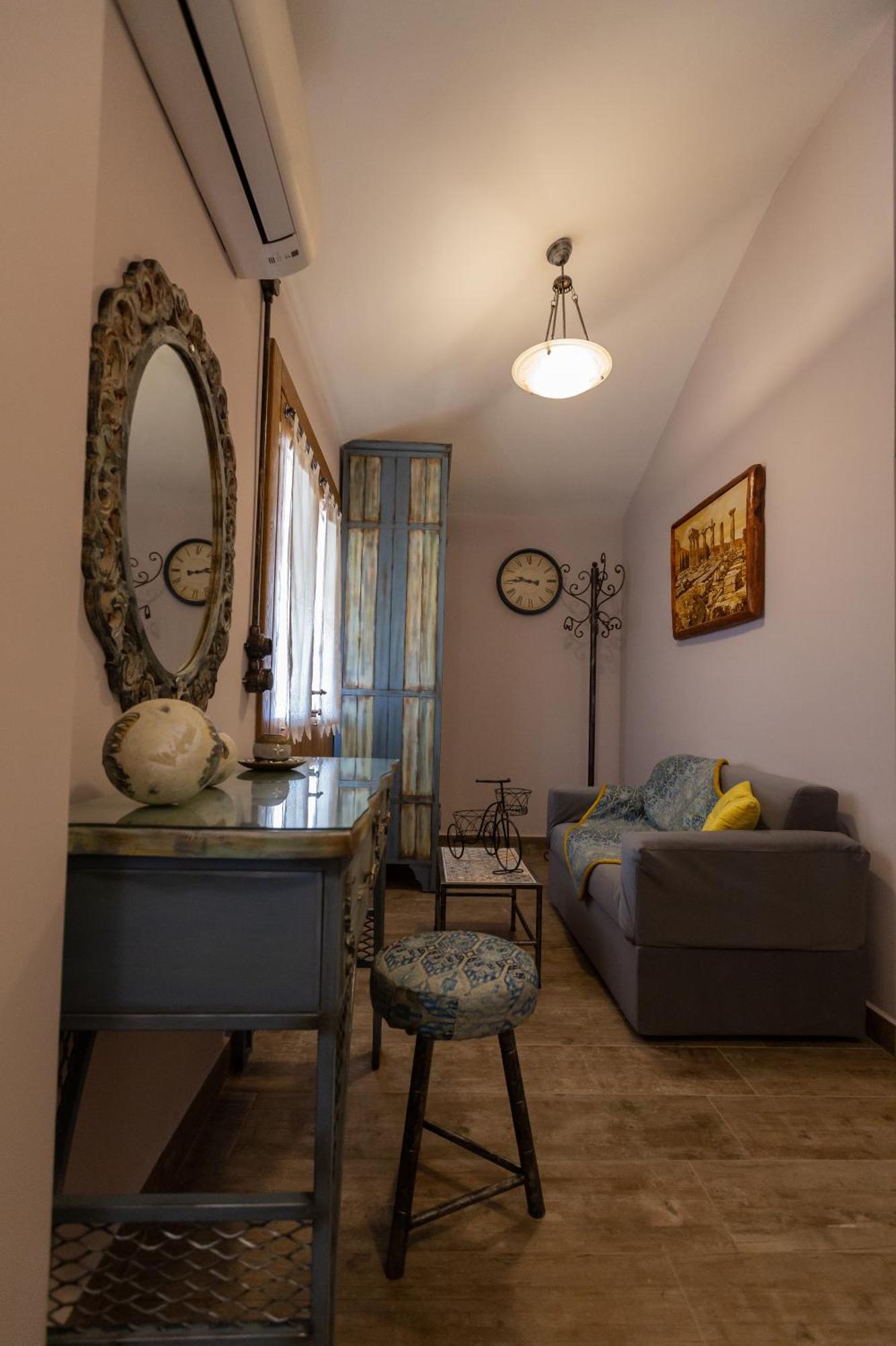Maria'S Boutique Rooms Corinth Room photo