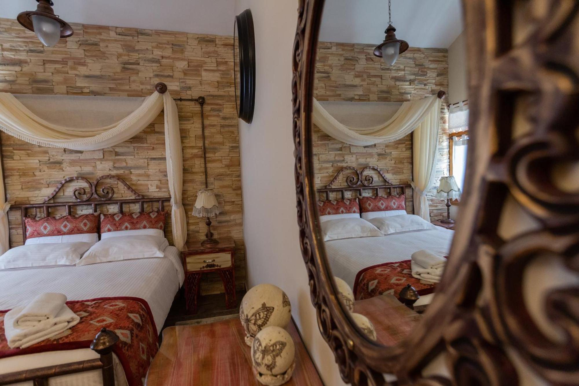 Maria'S Boutique Rooms Corinth Room photo
